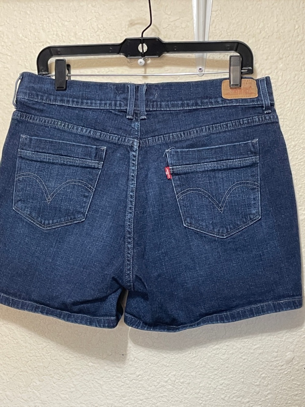 Levi's Women's Dark Blue Jean Shorts. Good Condition. - Picture 4 of 7